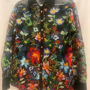 This is RARA AViS by leis Appel shirt .